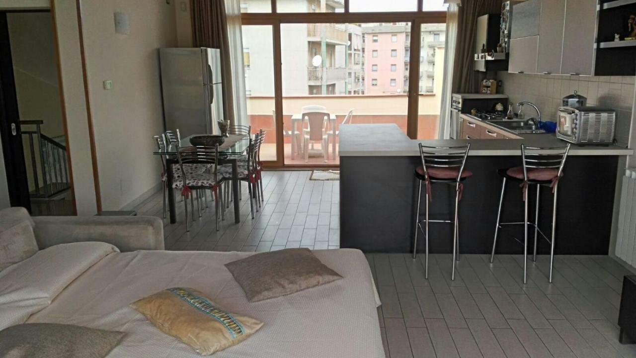 Apartamento A Due Passi Da Tutto Catania Exterior foto