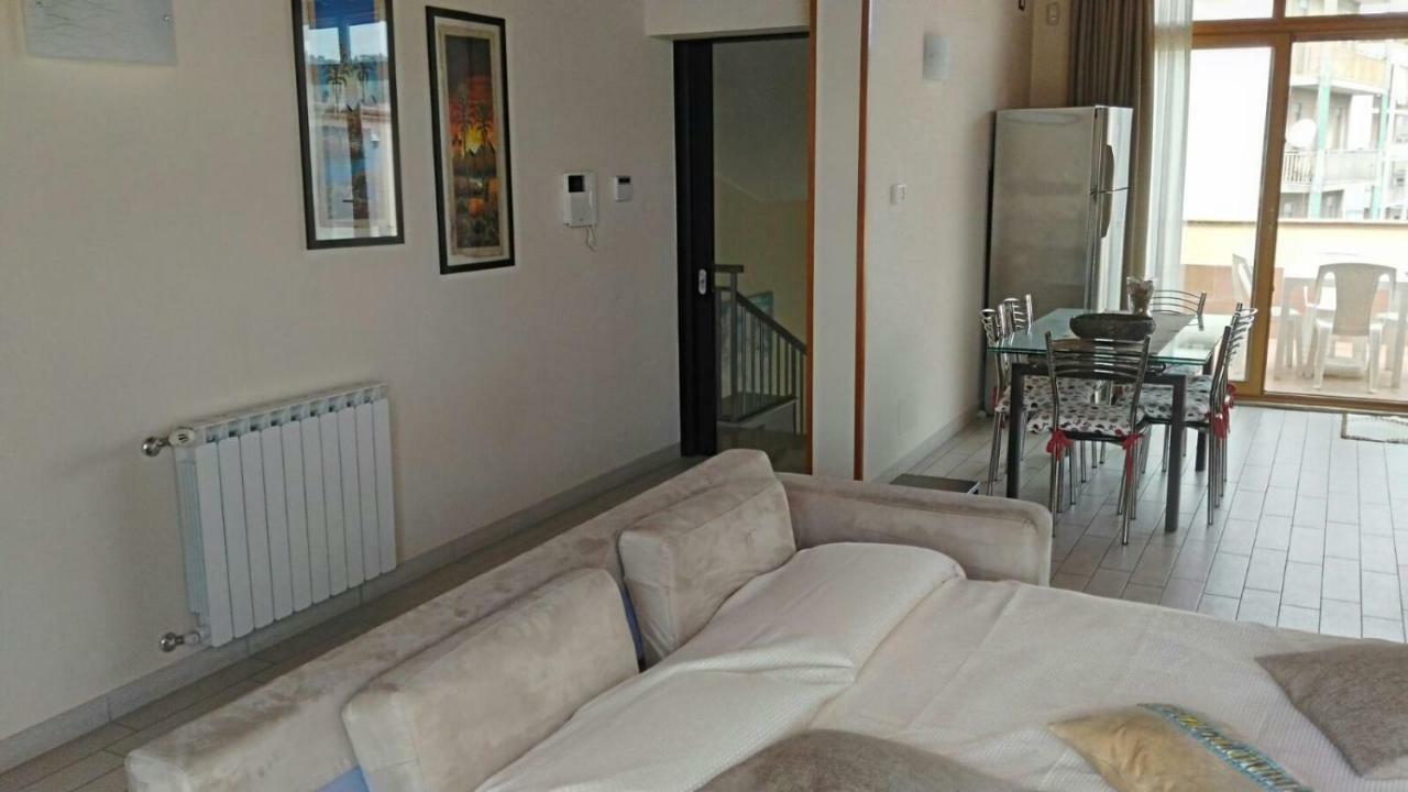 Apartamento A Due Passi Da Tutto Catania Exterior foto